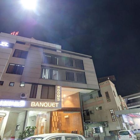 Hotel Navjivan Himatnagar Ngoại thất bức ảnh