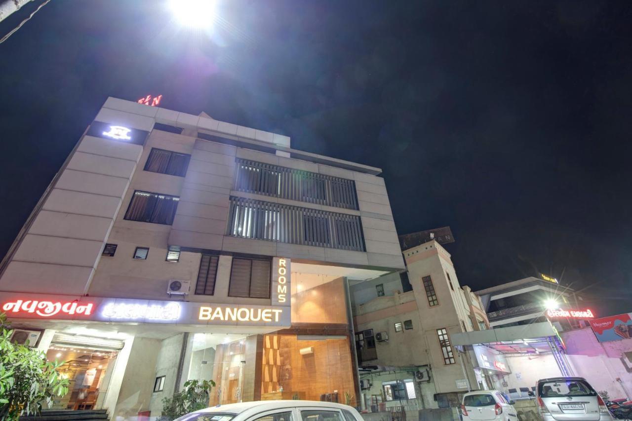 Hotel Navjivan Himatnagar Ngoại thất bức ảnh